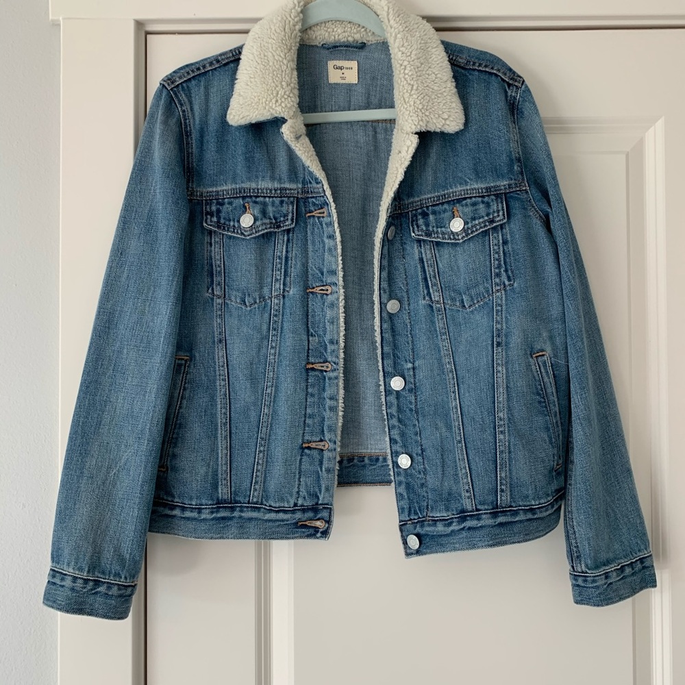 GAP Jean Jacket with Sherpa Trim 💙 Denim jacket for Women